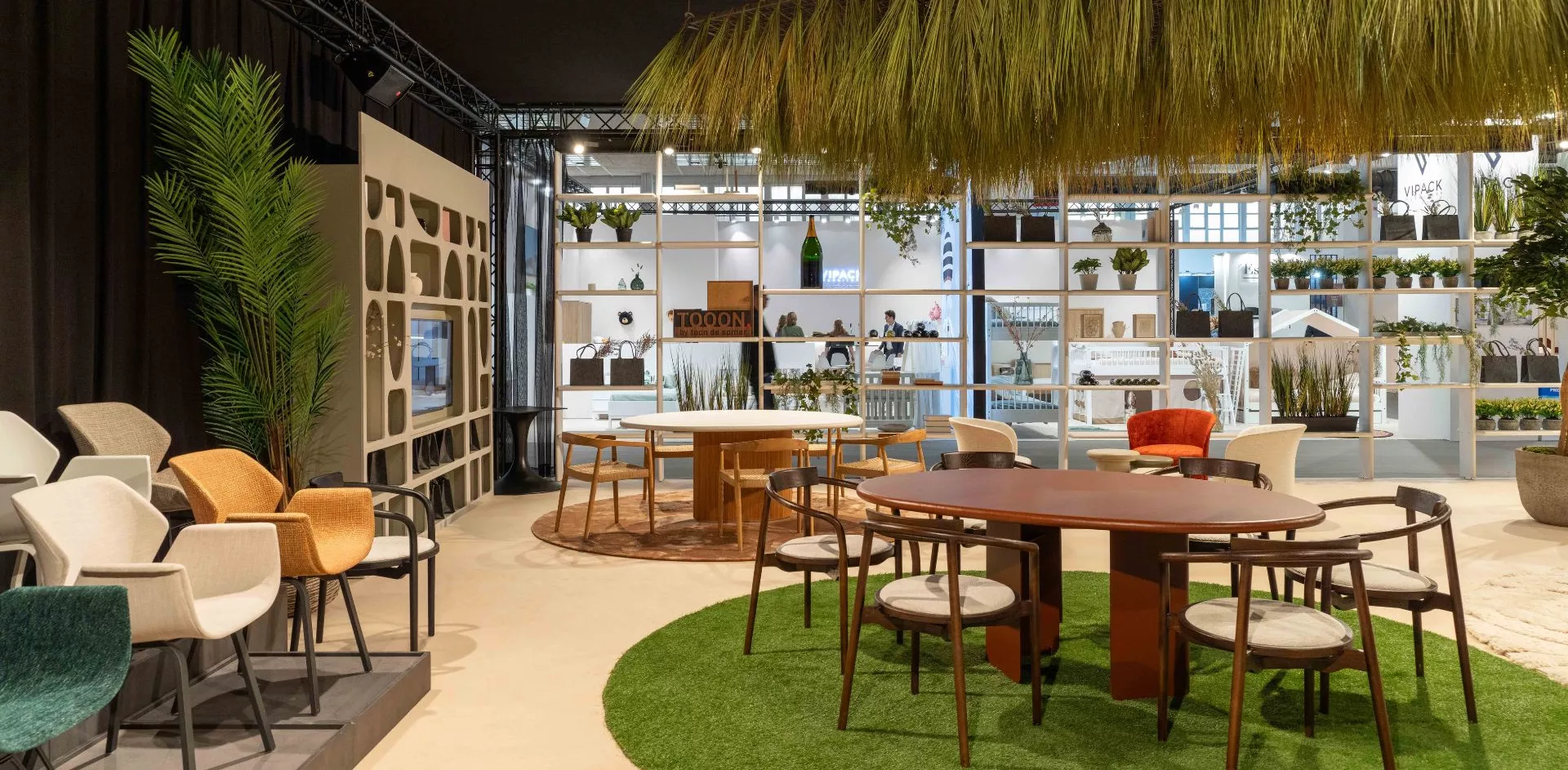 TOOON at the Brussels Furniture Fair: a colorful statement and a Balthazar award!